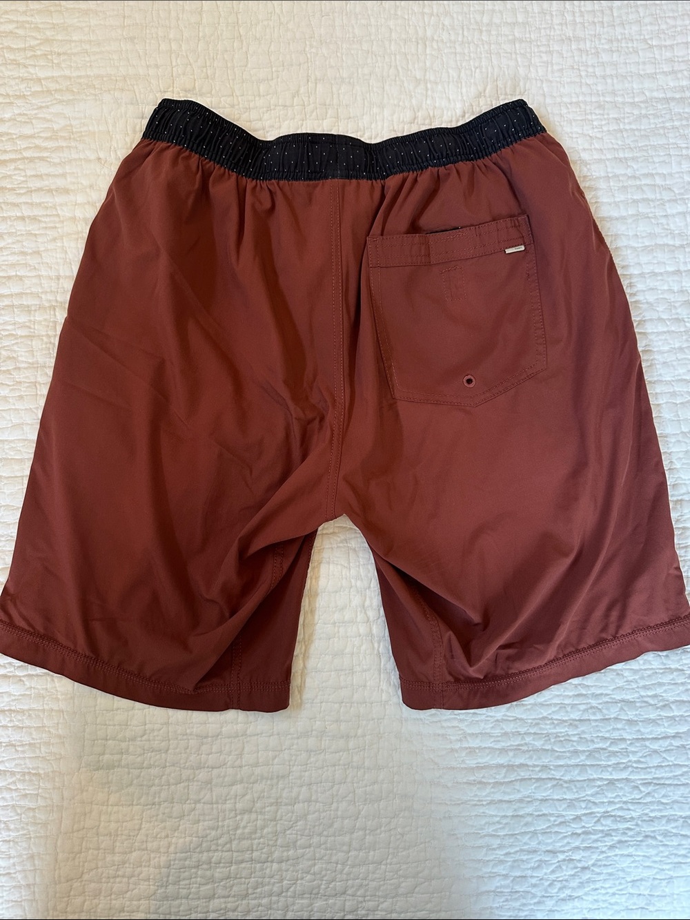 Vuori Men’s Rust Athletic Shorts with liner, Size L, 9 inch inseam - Picture 3 of 6
